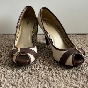 Linen & Brown Dress Heels. Woman’s size 10